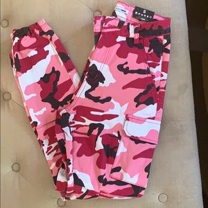 Fashion Nova size small pink camo cargo pants